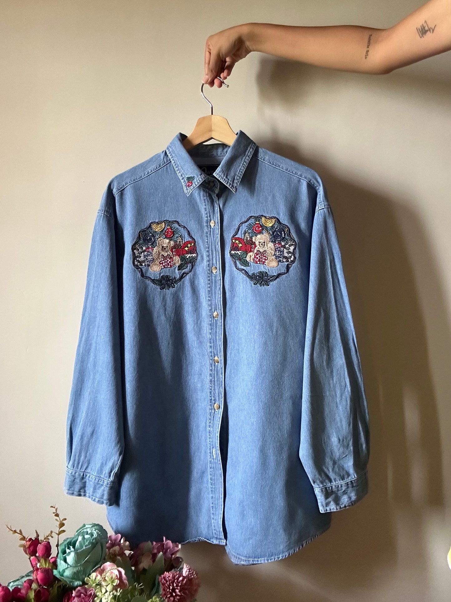 Let’s Quizz Again New York Vintage Embroidered Shirt