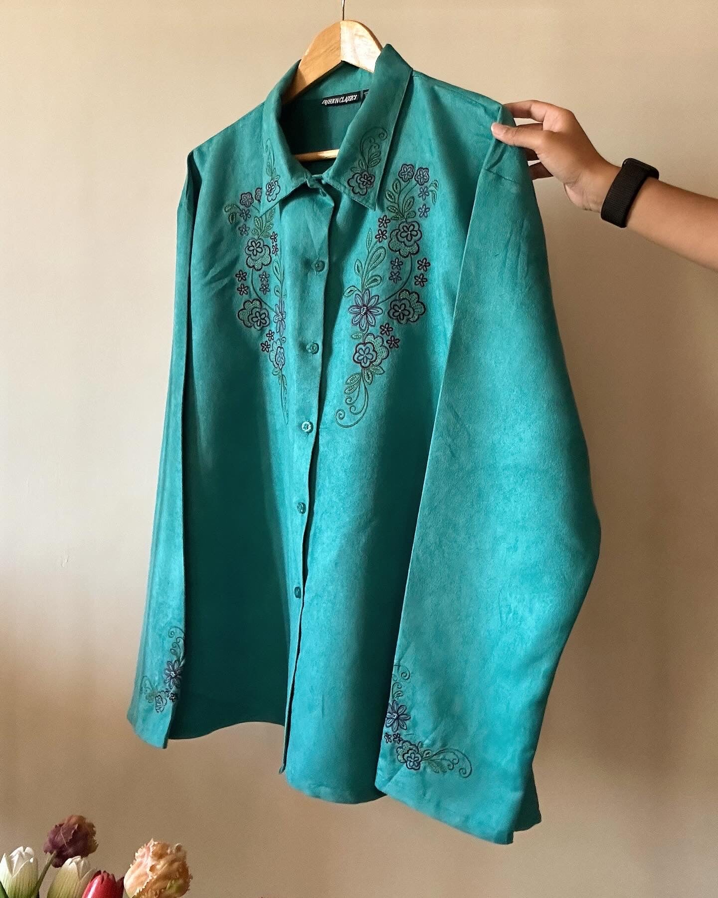 Vintage Embroidered Fashion Classics Shirt