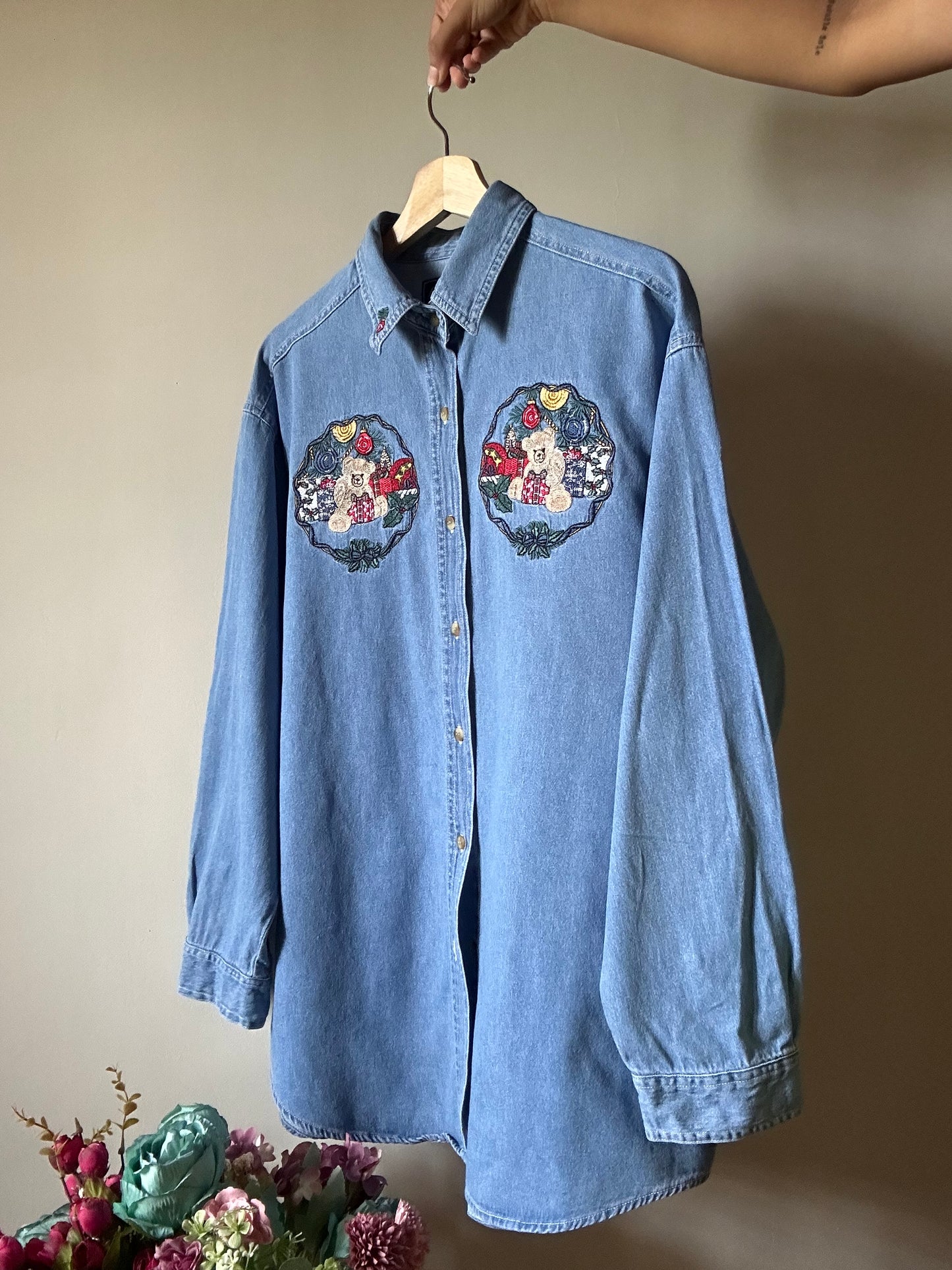 Let’s Quizz Again New York Vintage Embroidered Shirt