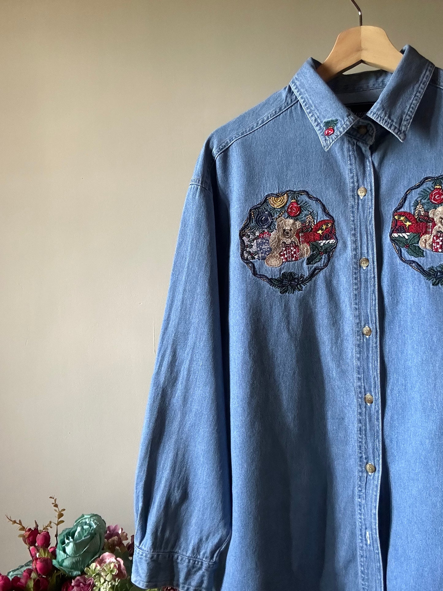 Let’s Quizz Again New York Vintage Embroidered Shirt