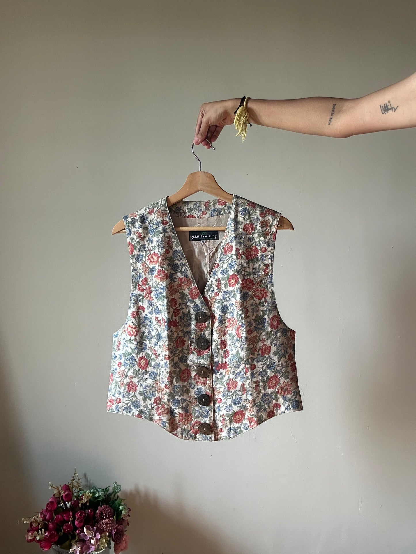 Berwin & Wolff Linen Floral Vest