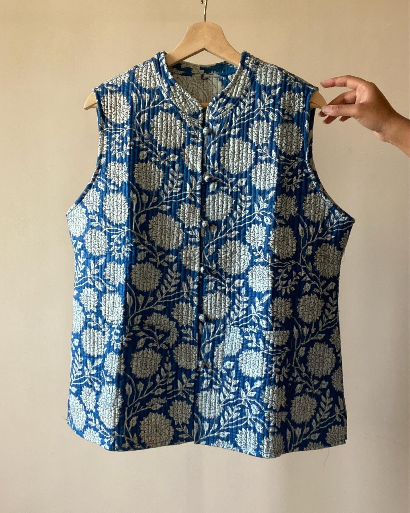 Cotton Quilted Reversible Bold Floral Print Vest