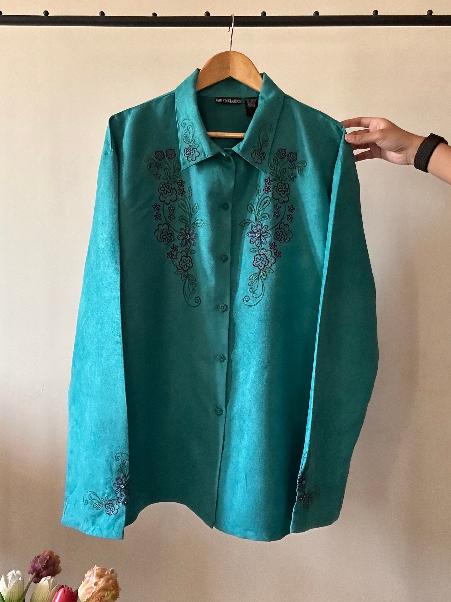 Vintage Embroidered Fashion Classics Shirt