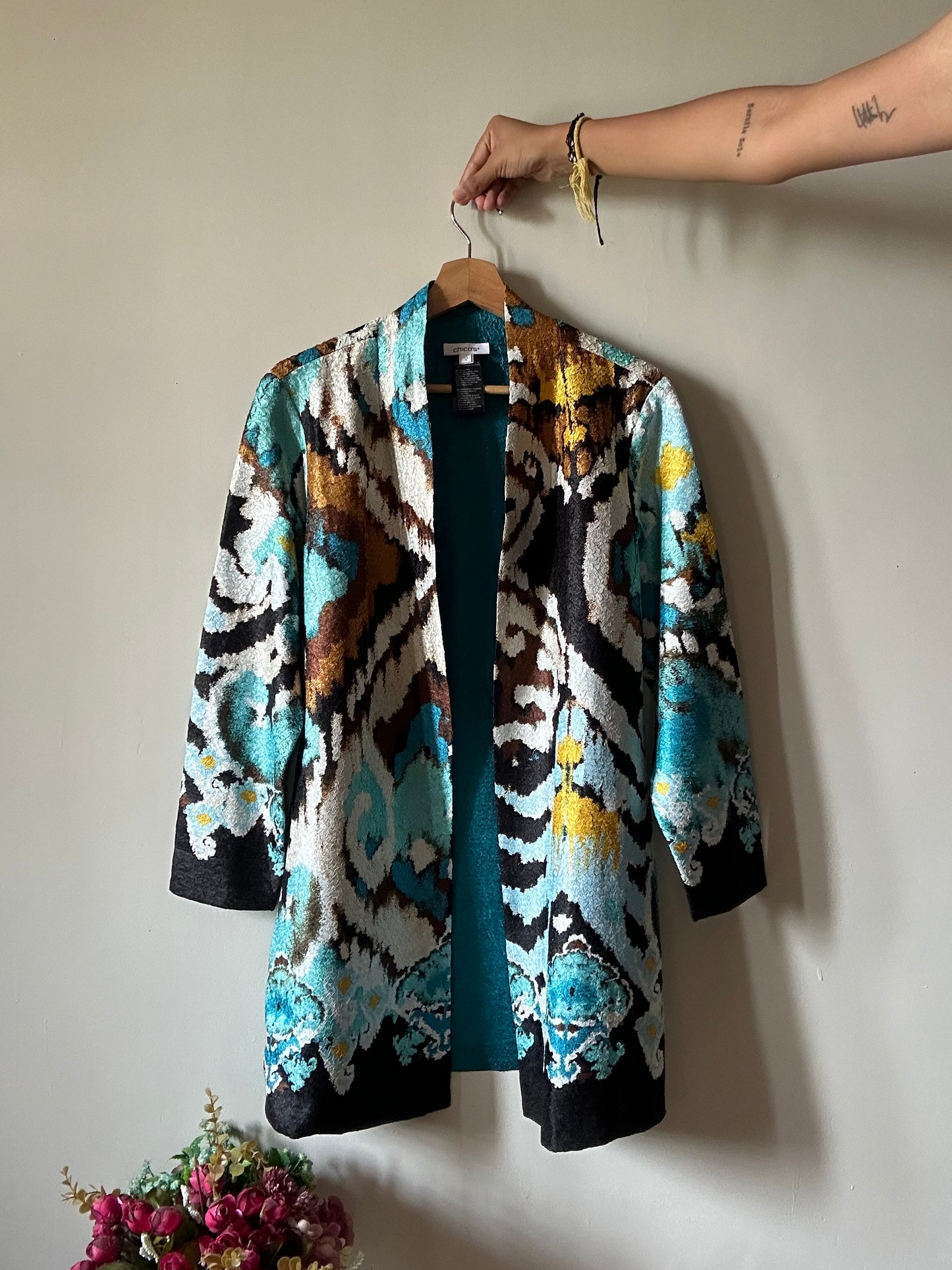 Chico’s Vintage Textured Abstract Print Shrug