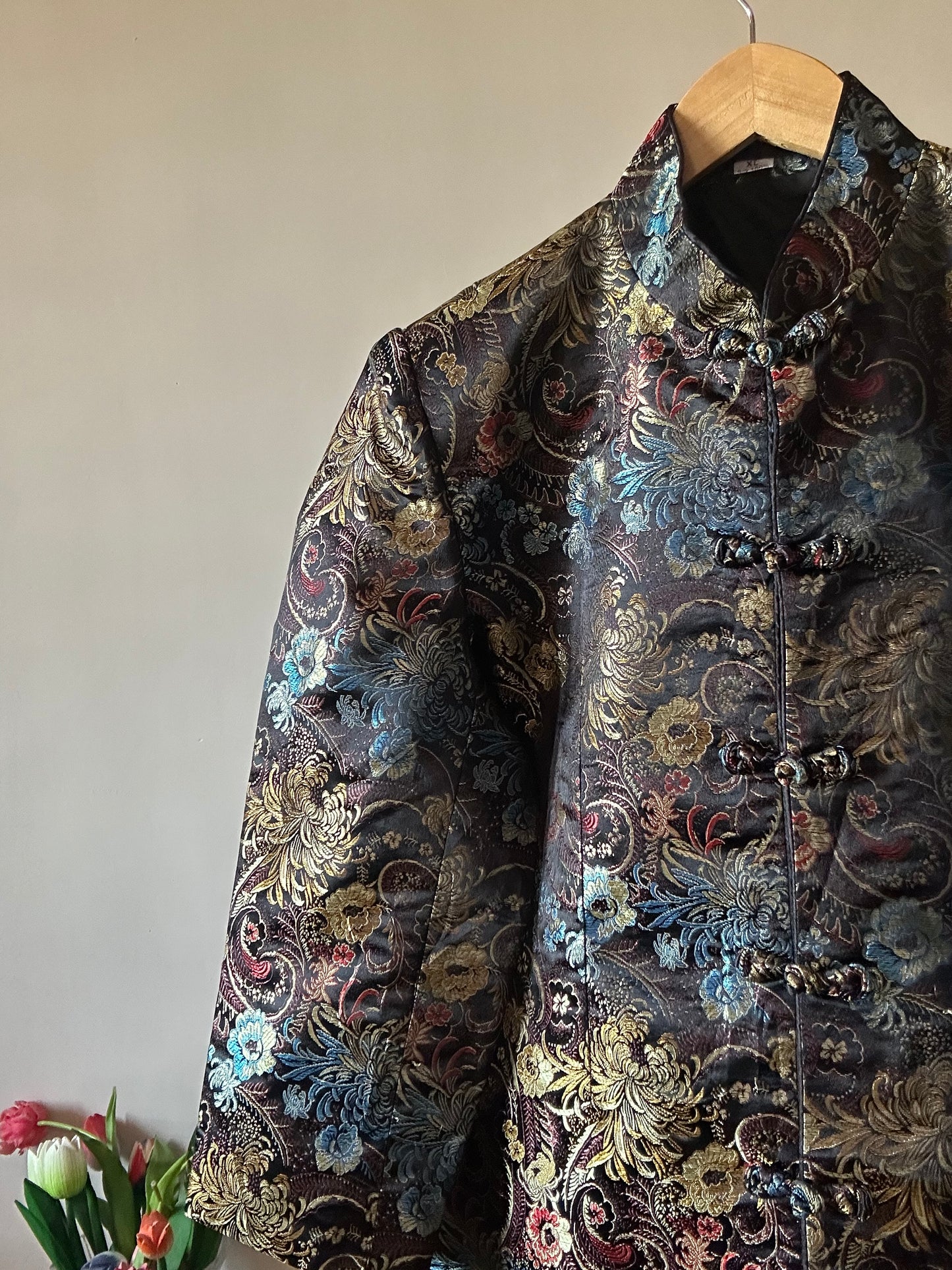 Chinese Style All Weaved Silk Shaket