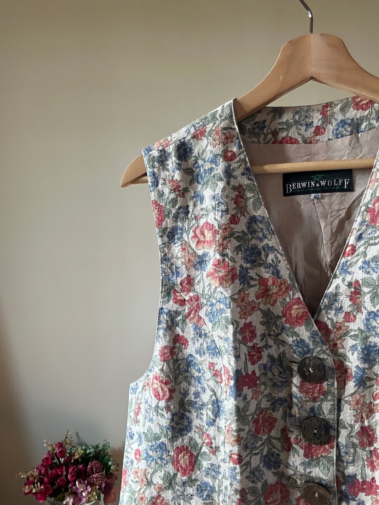 Berwin & Wolff Linen Floral Vest