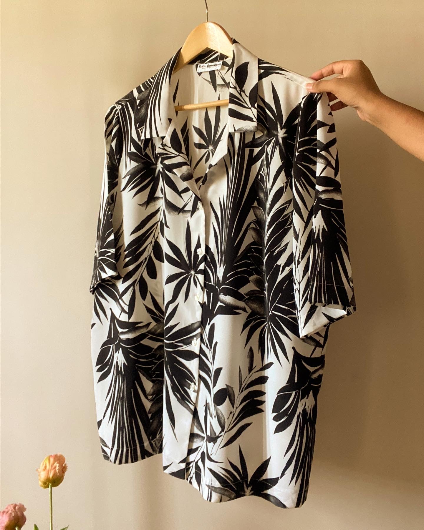 Vintage Black and White Hawaiian Print Shirt