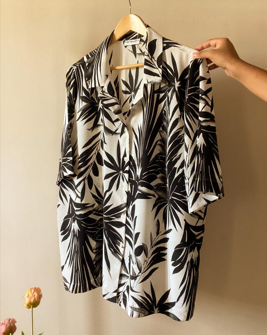 Vintage Black and White Hawaiian Print Shirt