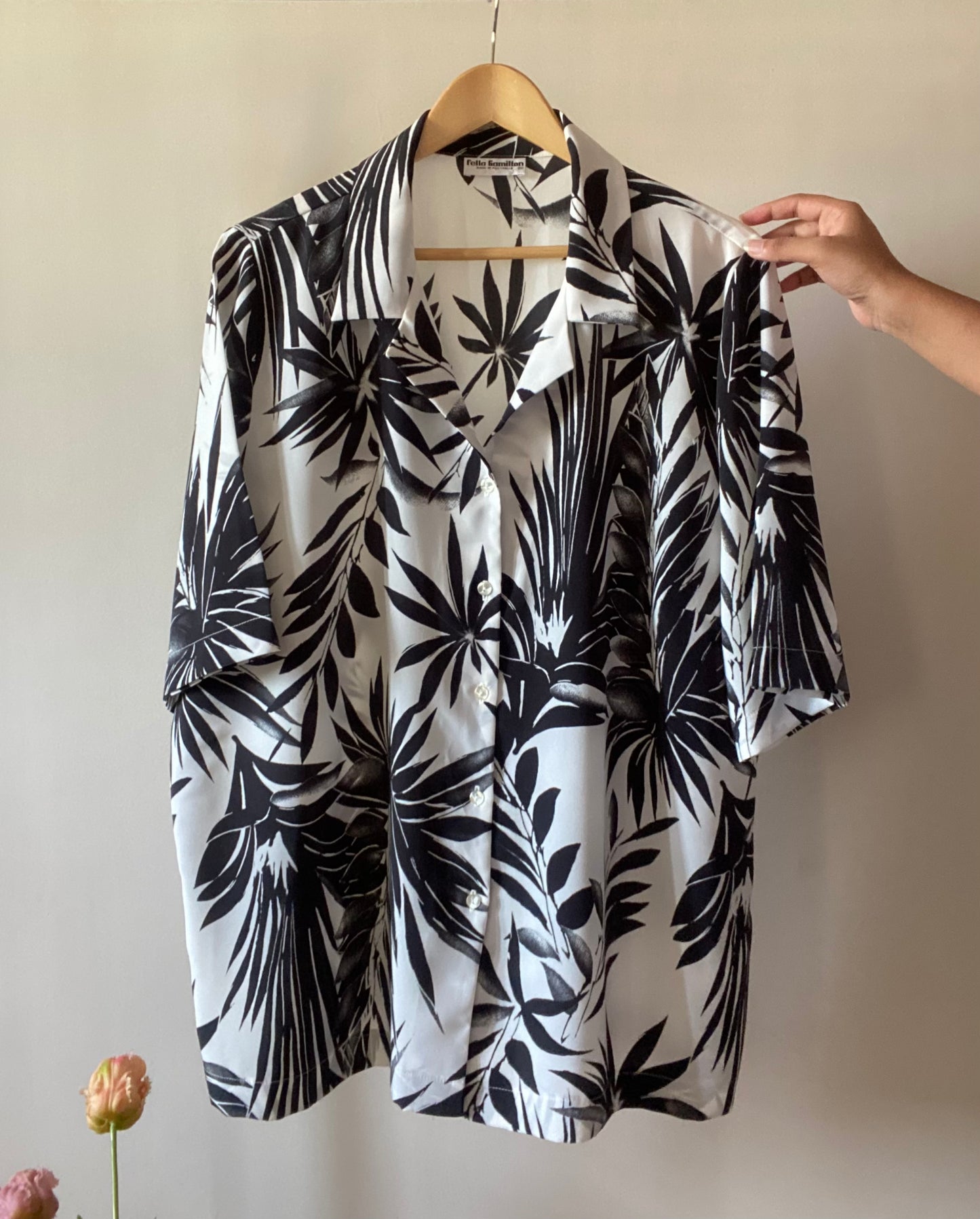 Vintage Black and White Hawaiian Print Shirt