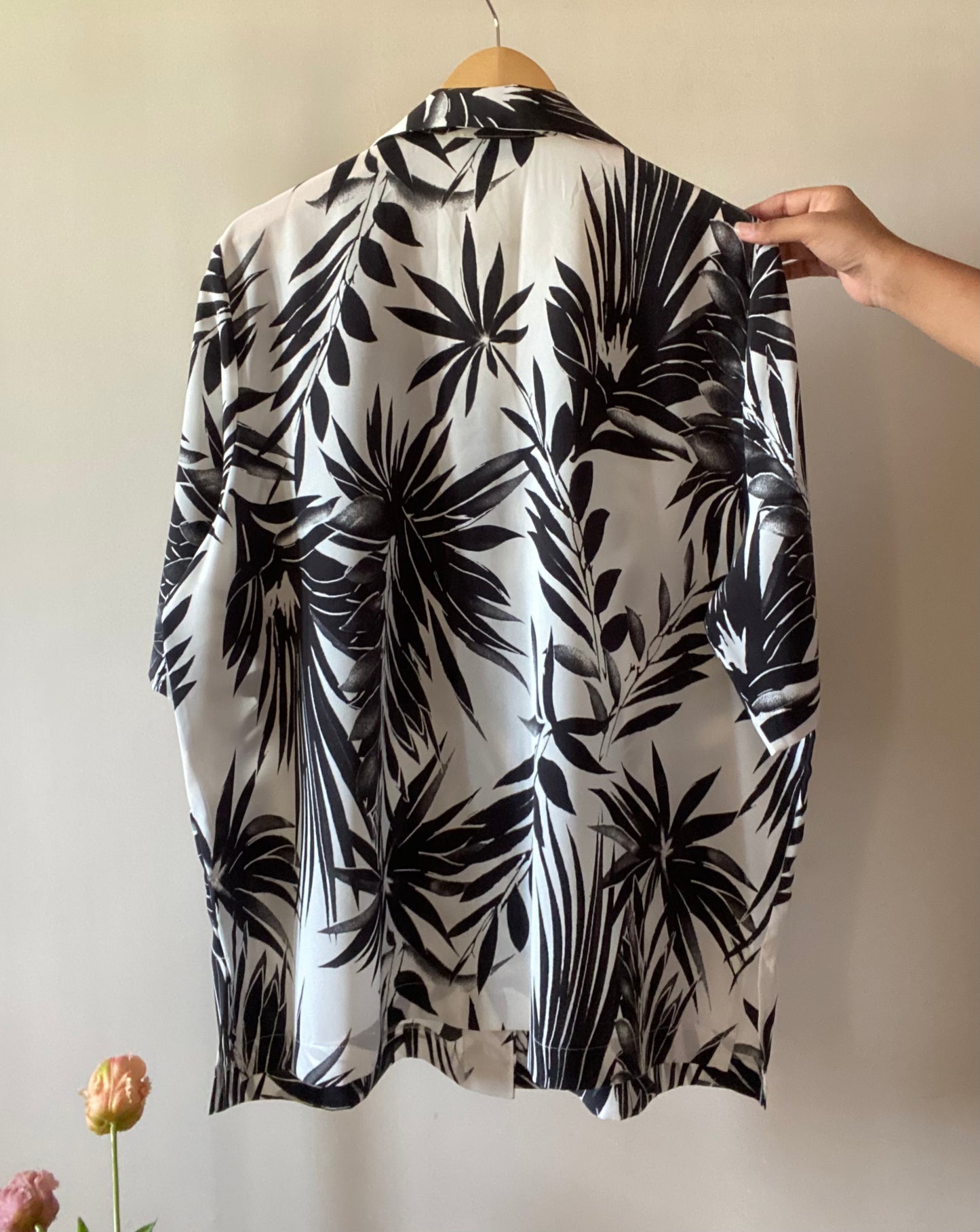 Vintage Black and White Hawaiian Print Shirt