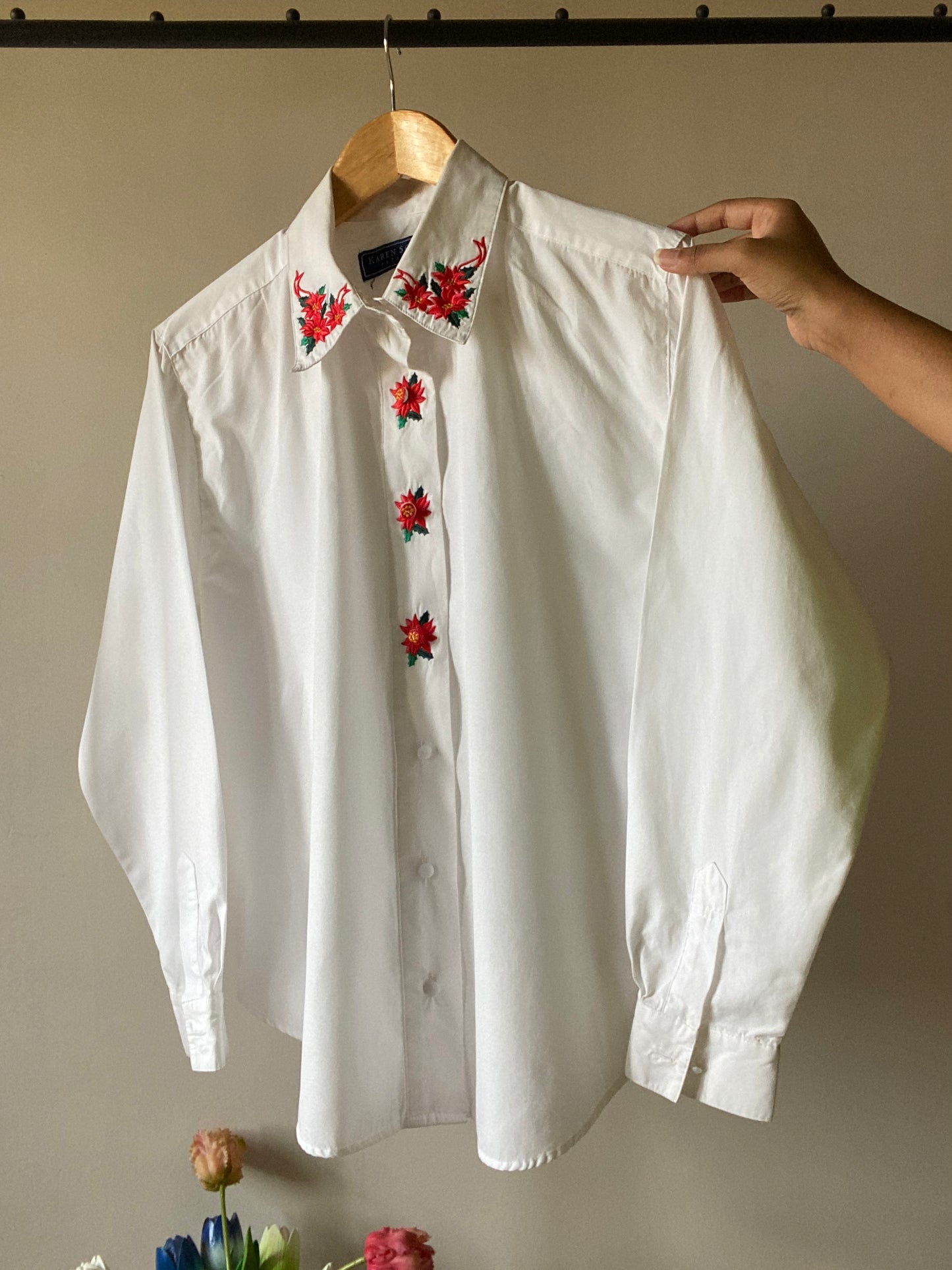 Vintage Floral Collar and Neckline Embroidered Shirt