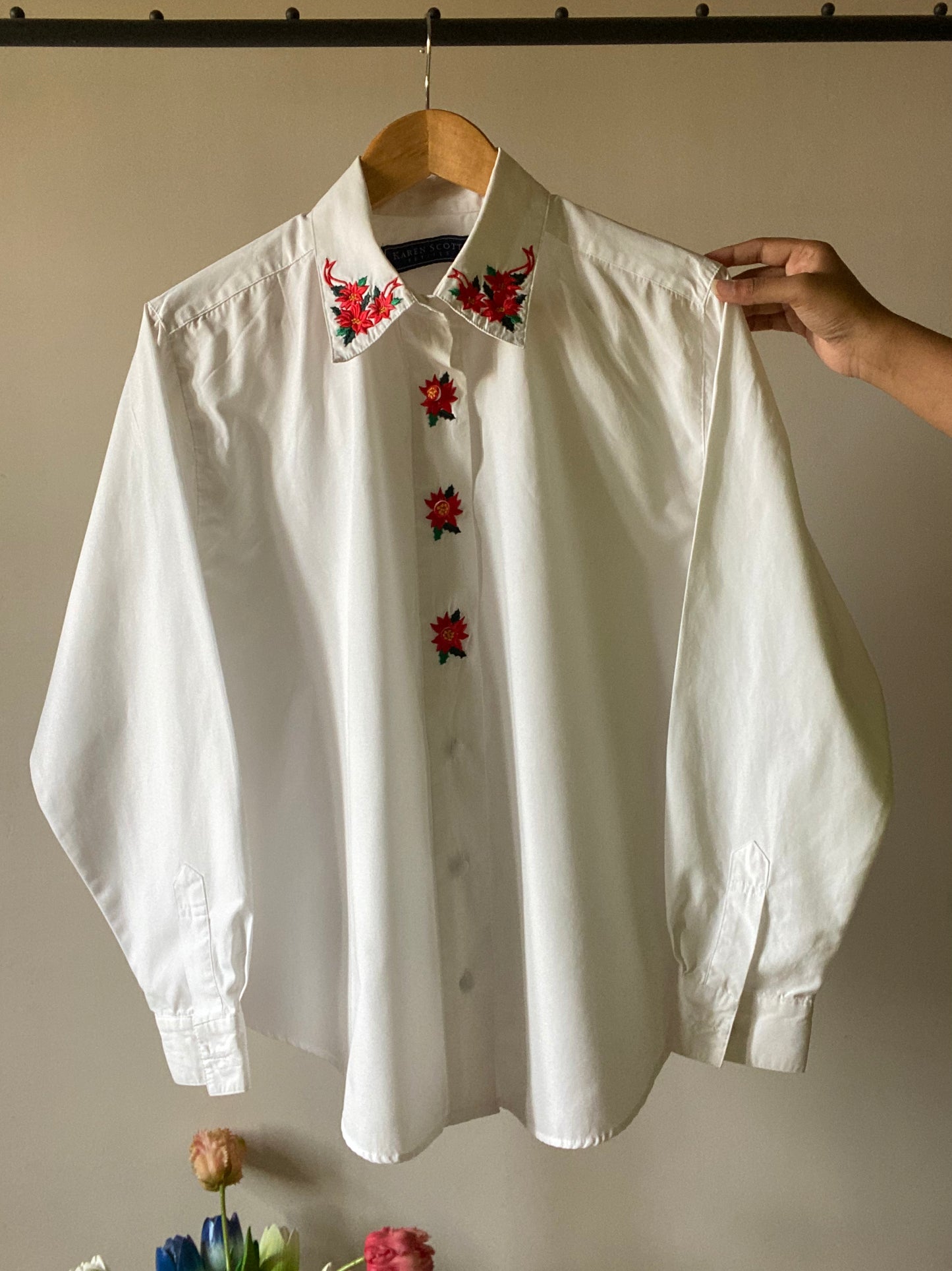 Vintage Floral Collar and Neckline Embroidered Shirt